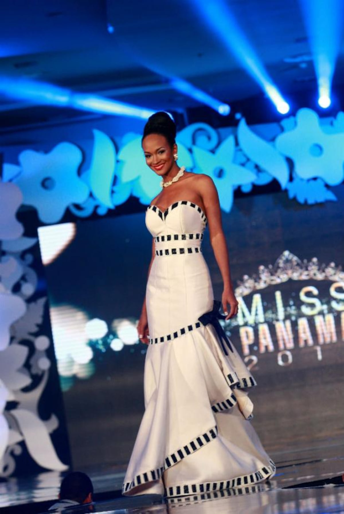 A 11 años de su coronación, Yomatsy Hazlewood vuelve a lucir el vestido con el que ganó Miss Panamá 2014