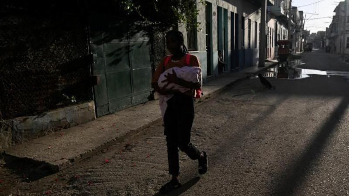 ‘Somos nosotros contra el mundo’: las futuras madres cubanas que se preparan para dar a luz en un país sumido en la oscuridad
