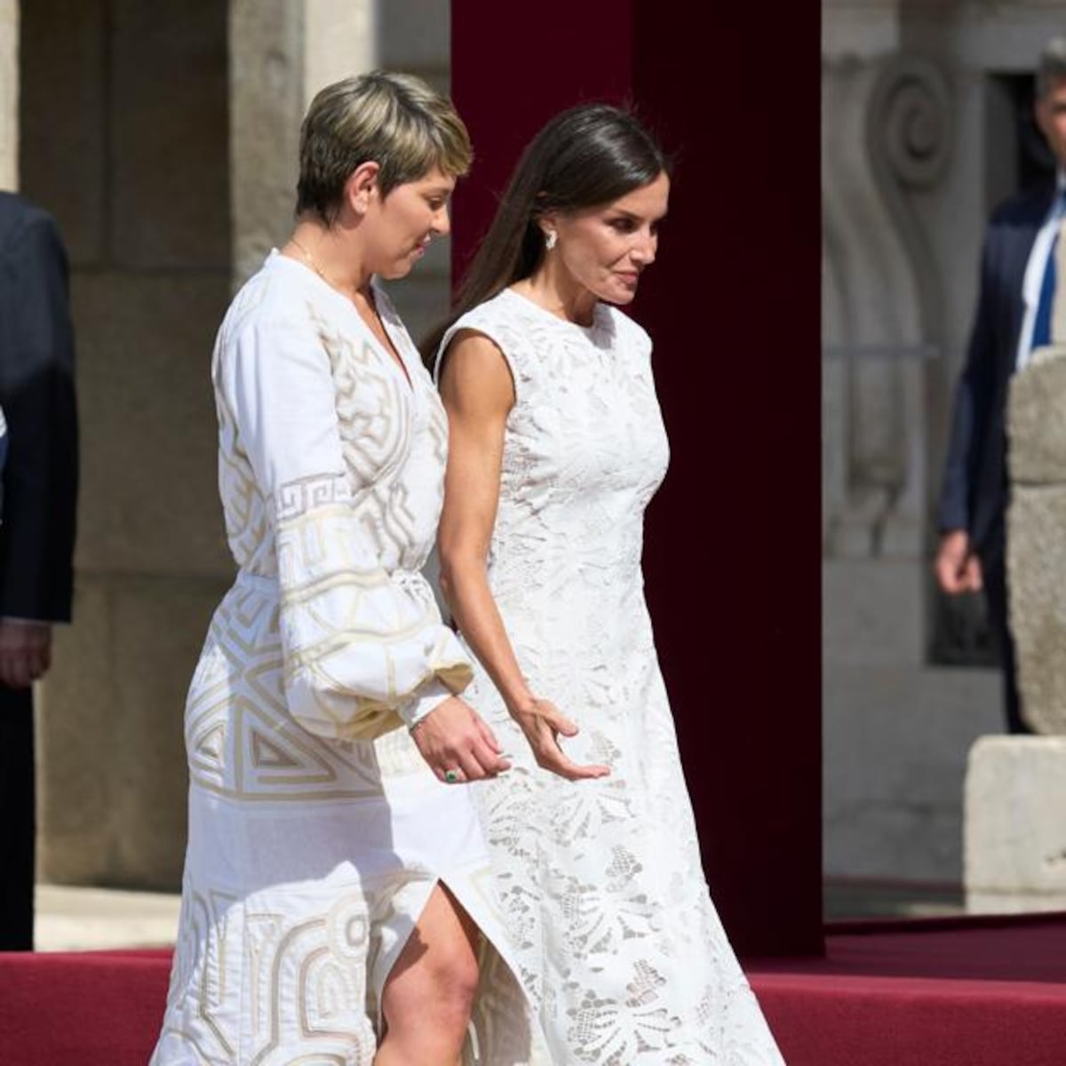 Los looks similares de la reina Letizia de España y la primera dama de Colombia, Verónica Alcocer