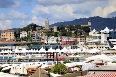 Cannes llama a sumarse al abrazo más famoso del cine