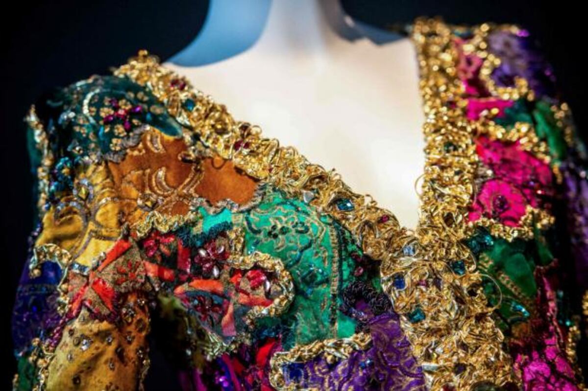 Hubert de Givenchy y su exhibición en Francia