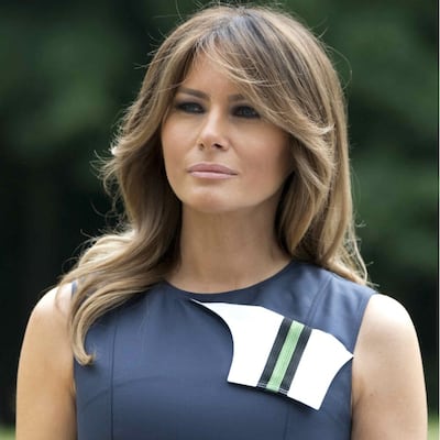 Melania Trump toma distancia de su esposo
