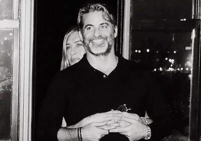 La actriz Jennifer Aniston confirma su relación con Jim Curtis en Instagram