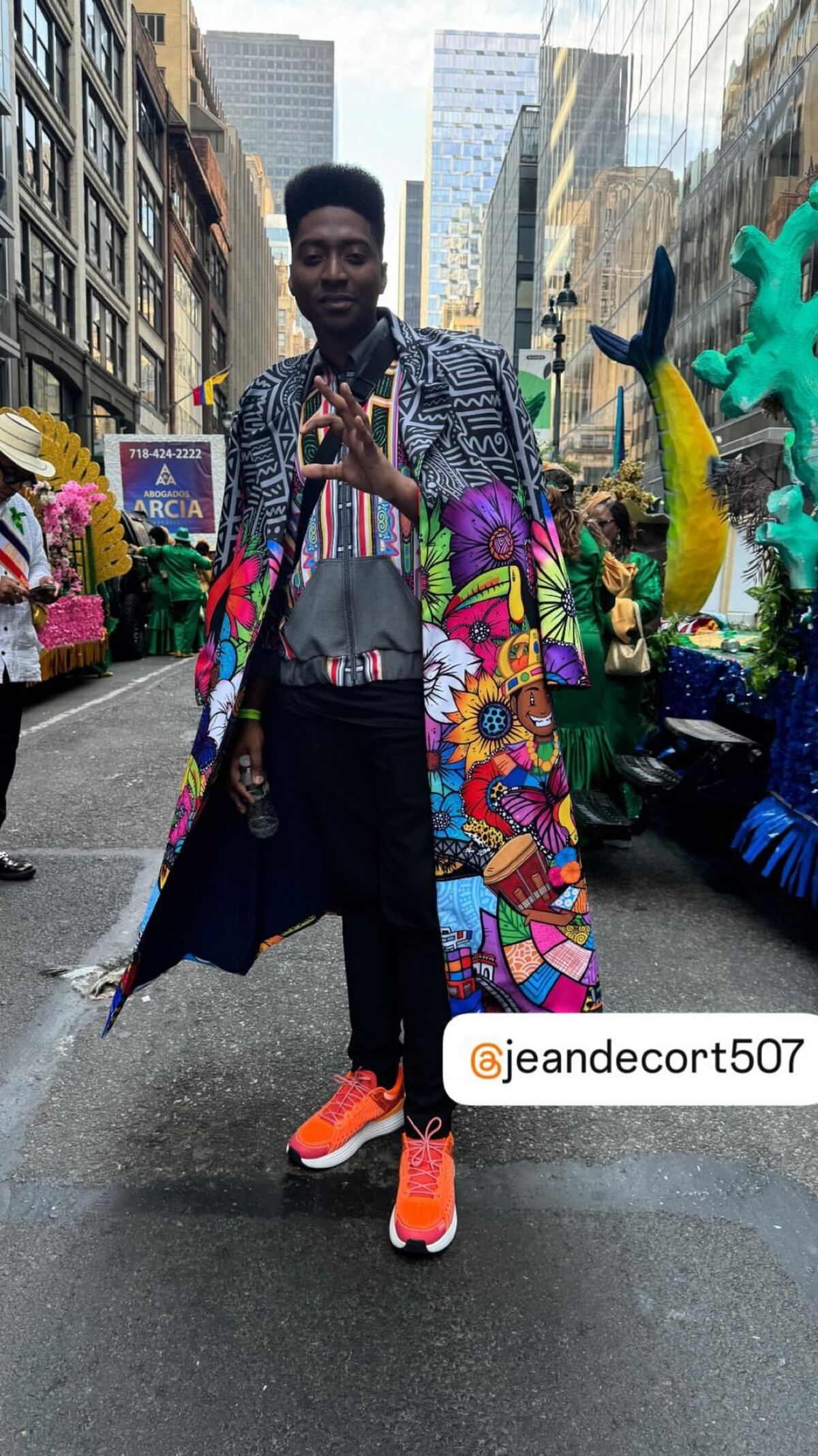 Samy y Sandra Sandoval, Jean Decort y otras personalidades panameñas en el Desfile de la Hispanidad en New York