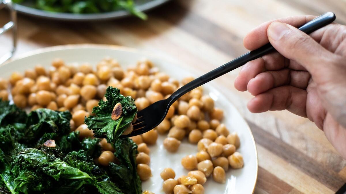 Qué vitaminas son fundamentales para la salud y qué alimento aporta la mayor variedad