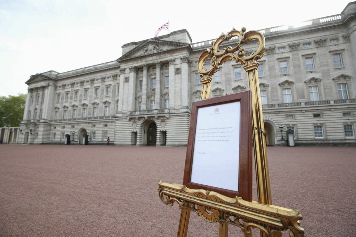 El príncipe Harry y Meghan, padres de un varón