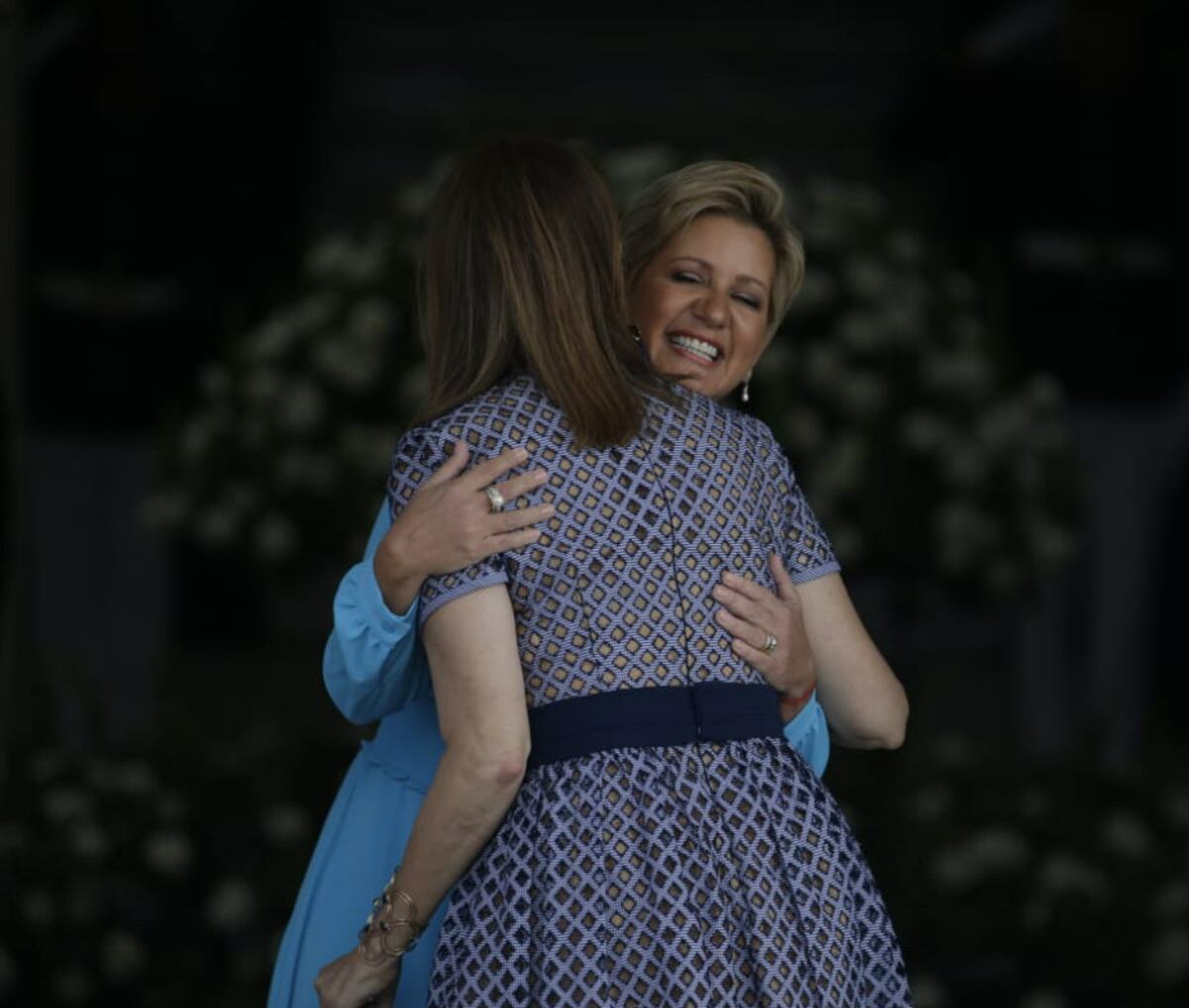 Imágenes del primer encuentro de Lorena de Varela y Yazmín de Cortizo