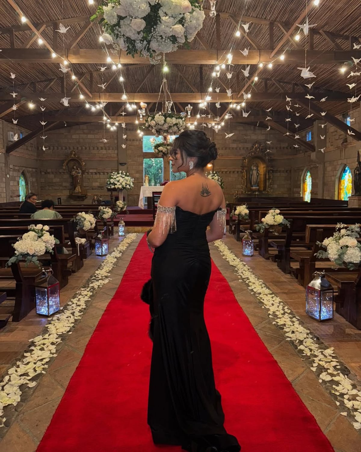 El vestido negro de la alcaldesa Irma Hernández en la boda de una de sus amigas