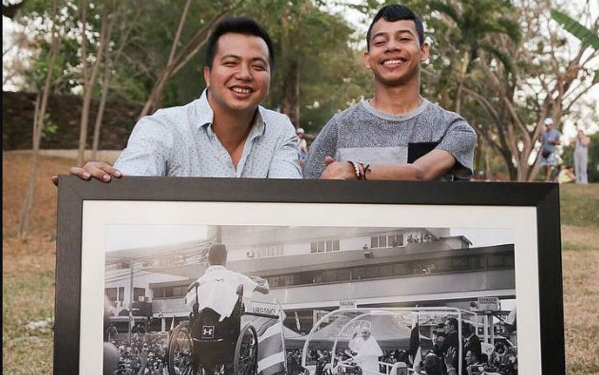 La historia detrás de la fotografía viral del joven Lucas con el papa Francisco en Panamá