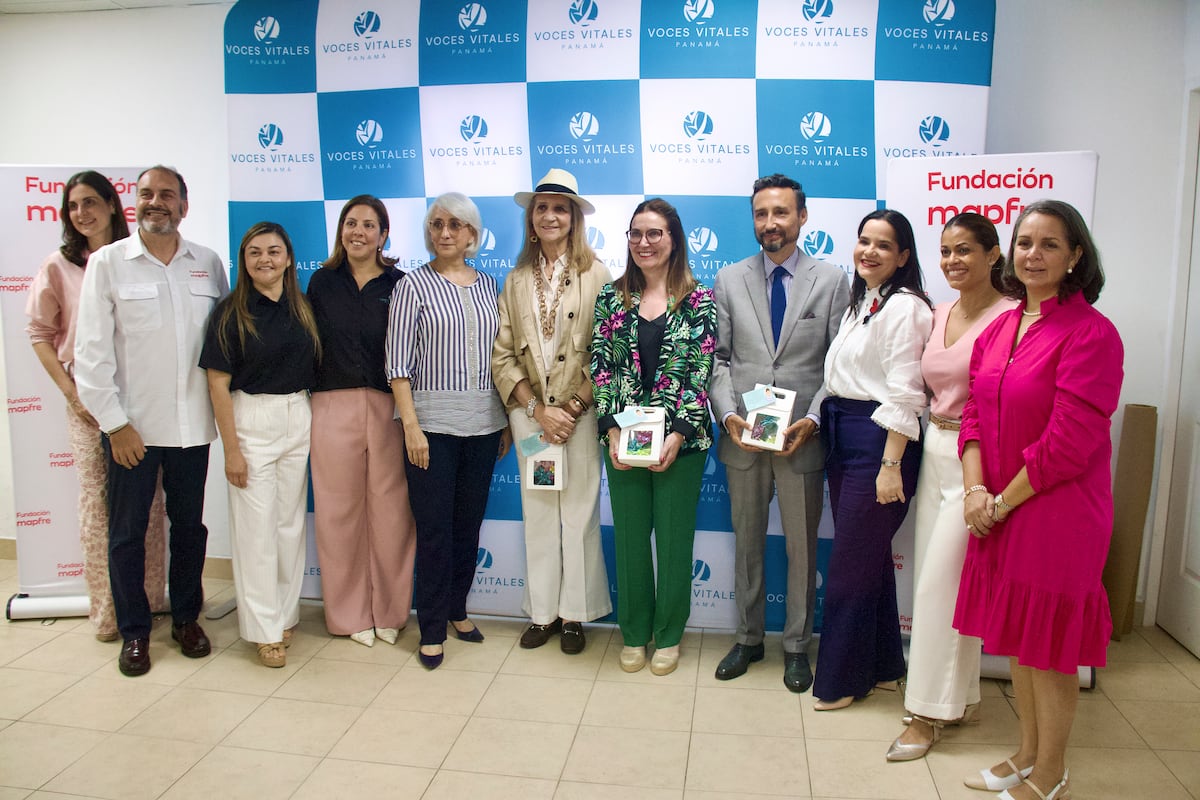 La infanta Elena de España visitó el proyecto Las Claras en Felipillo