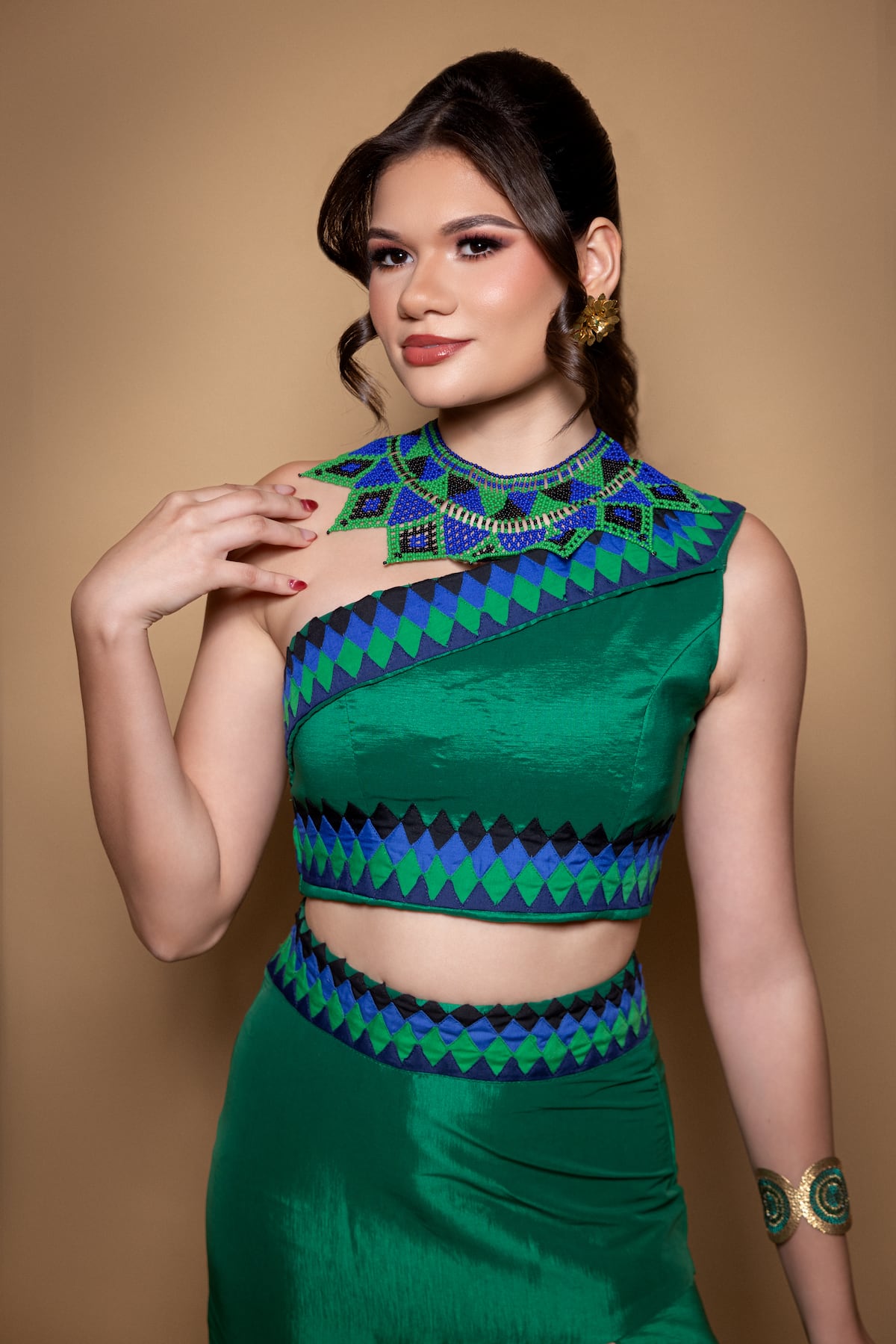 ‘Nuestras tradiciones no son cosas del pasado’: Isabella Peralta, reina del Festival Nacional de la Mejorana 2026