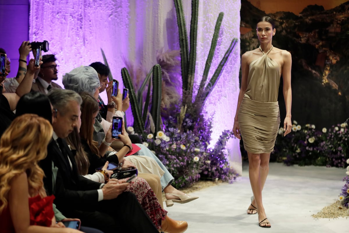 Personajes de ‘Betty, la fea’ recrean ‘Ecomoda’ en Bogotá para promocionar nueva temporada