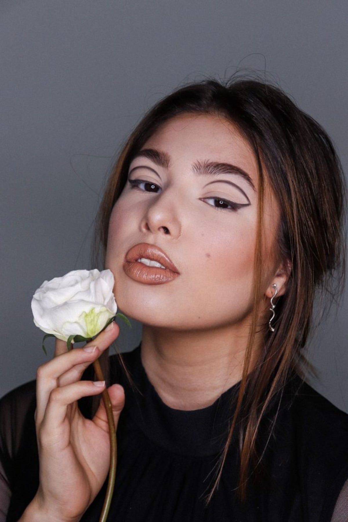 Mel Reads, la maquillista panameña que pasó a ser booktuber patrocinada por Disney