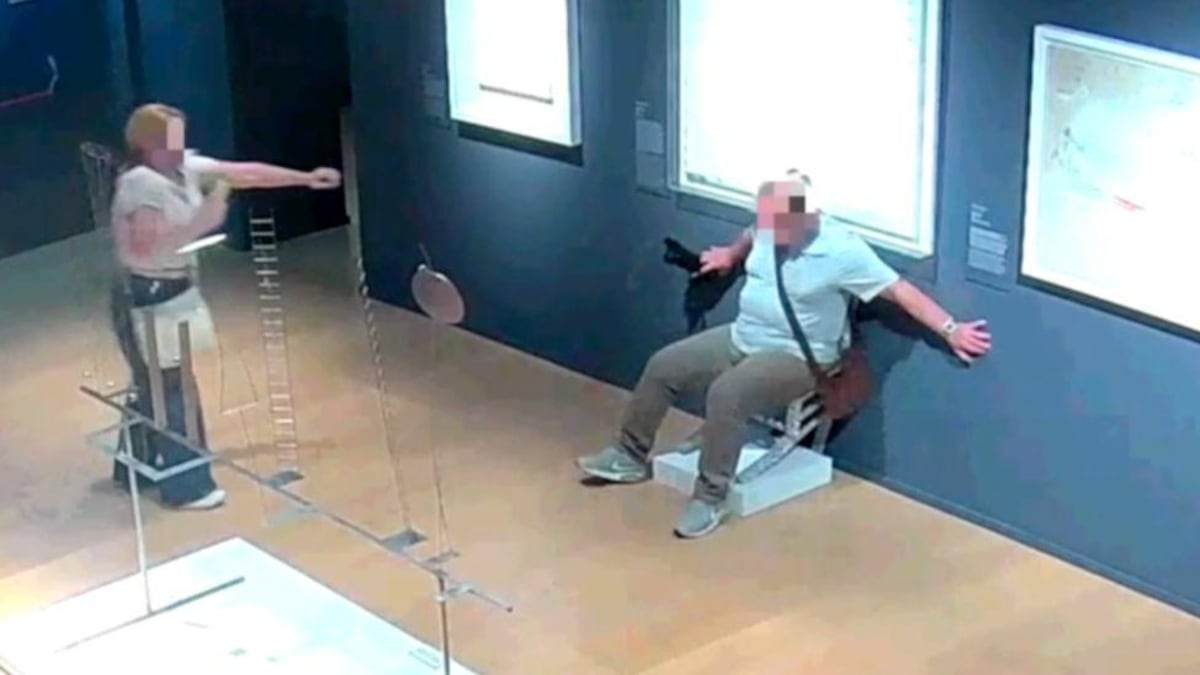 Una pareja rompe la ‘silla de Van Gogh’ al intentar tomarse una foto en un museo italiano