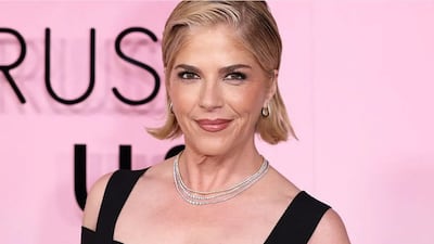 La actriz estadounidense Selma Blair es acusada de agresión tras un incidente con las azafatas durante un vuelo