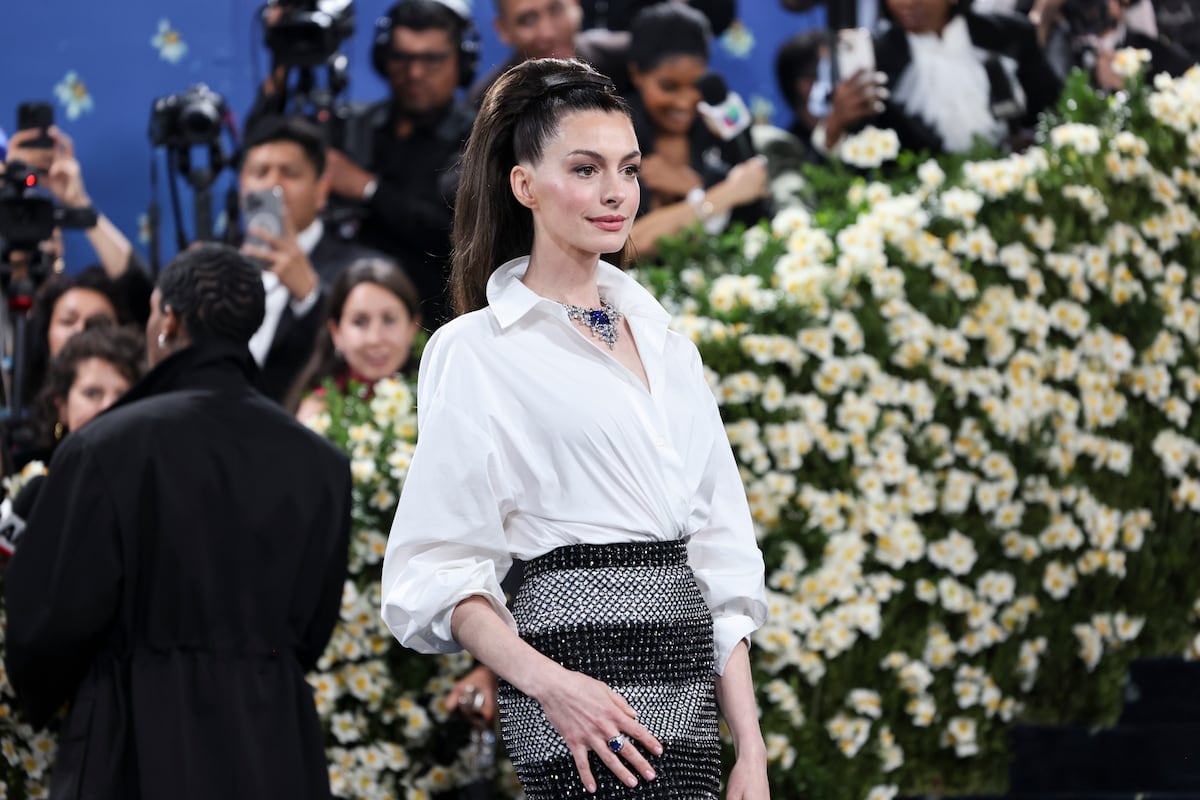 Anne Hathaway se inspiró en André Leon Talley para la gala del Met