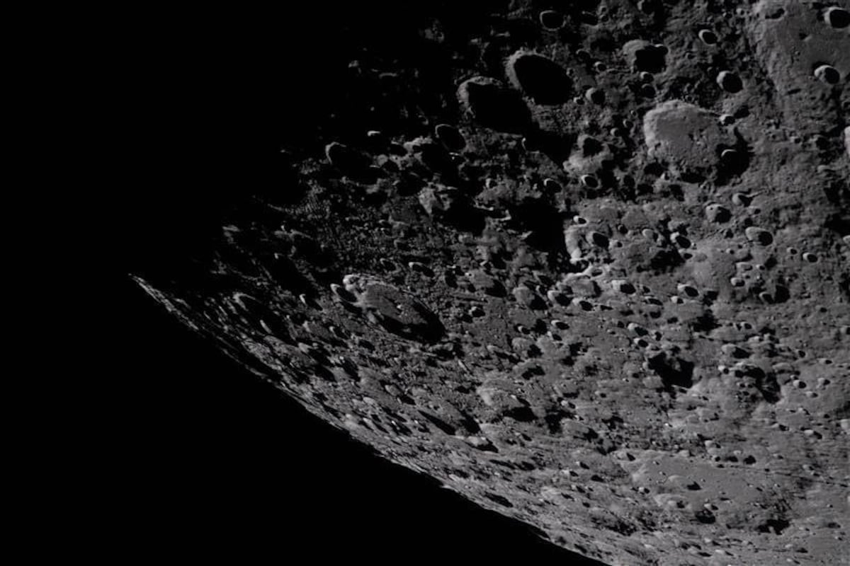 Un eclipse solar y una puesta de Tierra: las espectaculares imágenes del sobrevuelo lunar de la tripulación de Artemis II