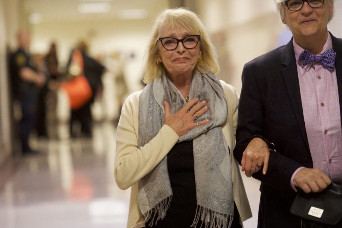 Bill Cosby es enviado a prisión por drogar y abusar sexualmente de una mujer