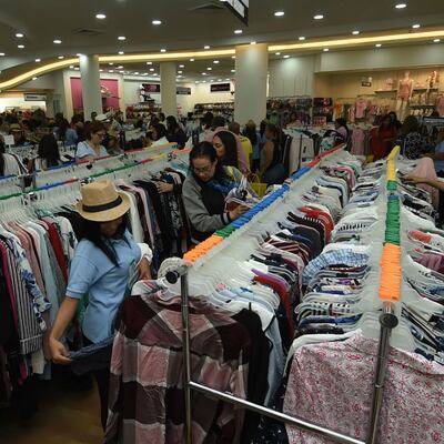 Nueva tienda Saks abre en Vía España (y te decimos cuándo es mejor ir a comprar)