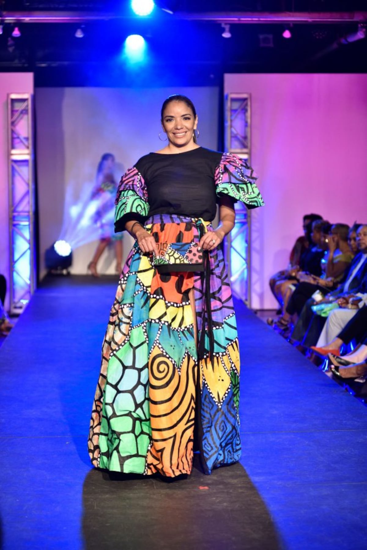 El diseñador colonense Jean Decort presentó su colección en ‘show’ cultural estadounidense