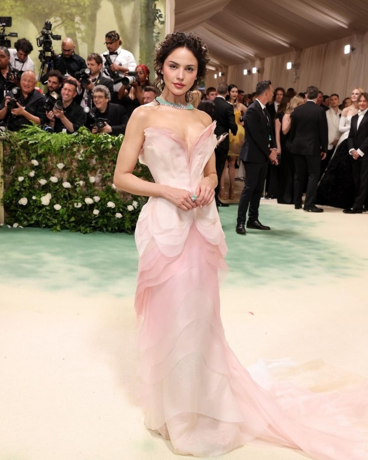 Las flores del Jardín del Tiempo: las celebridades mejor vestidas en la Gala del MET 2024