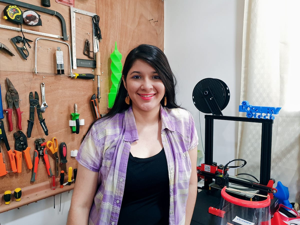 Pantallas faciales para los héroes que luchan contra el COVID-19