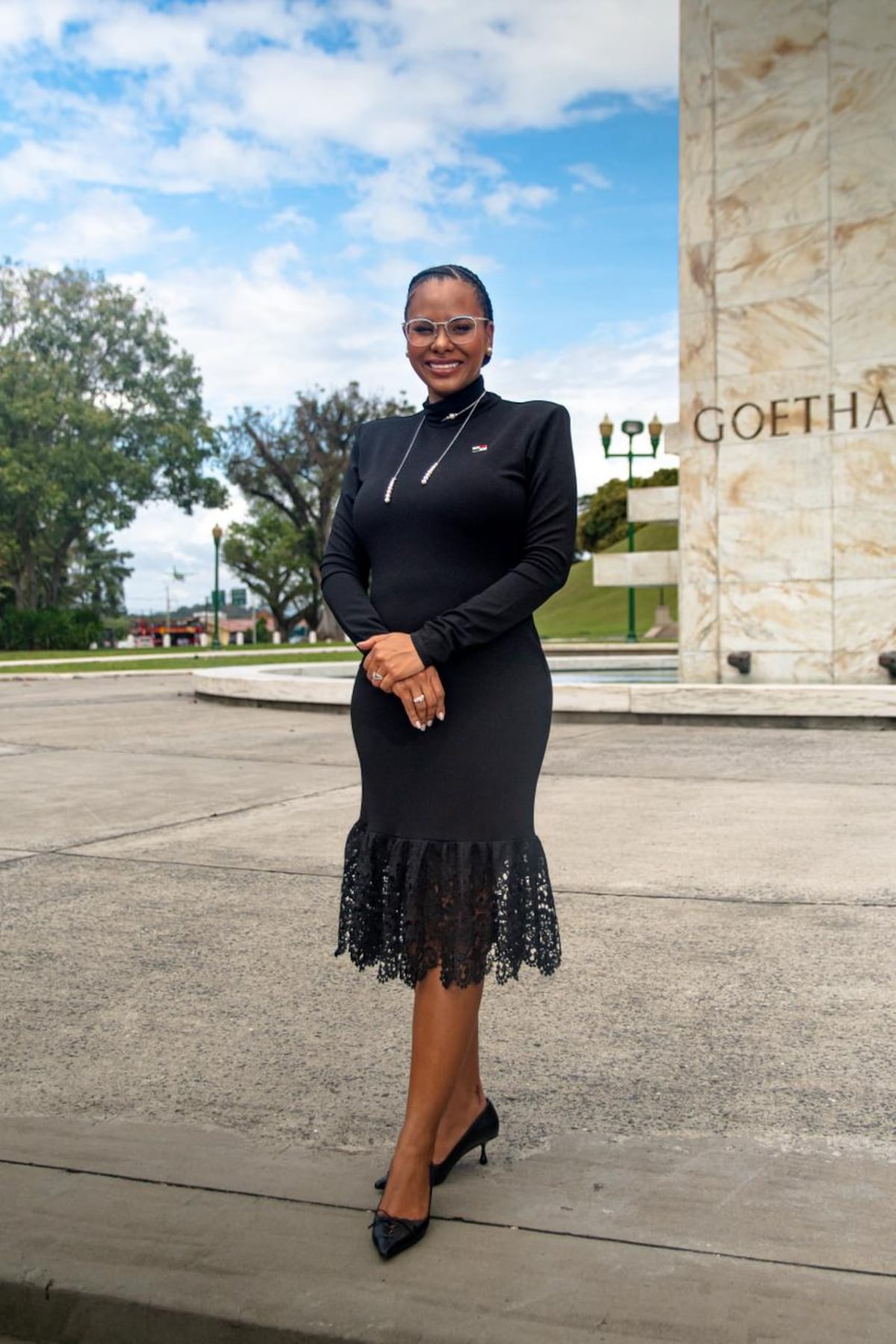 Las trenzas ‘canrols’ de la diputada Walkiria Chandler en la instalación de la Asamblea Nacional