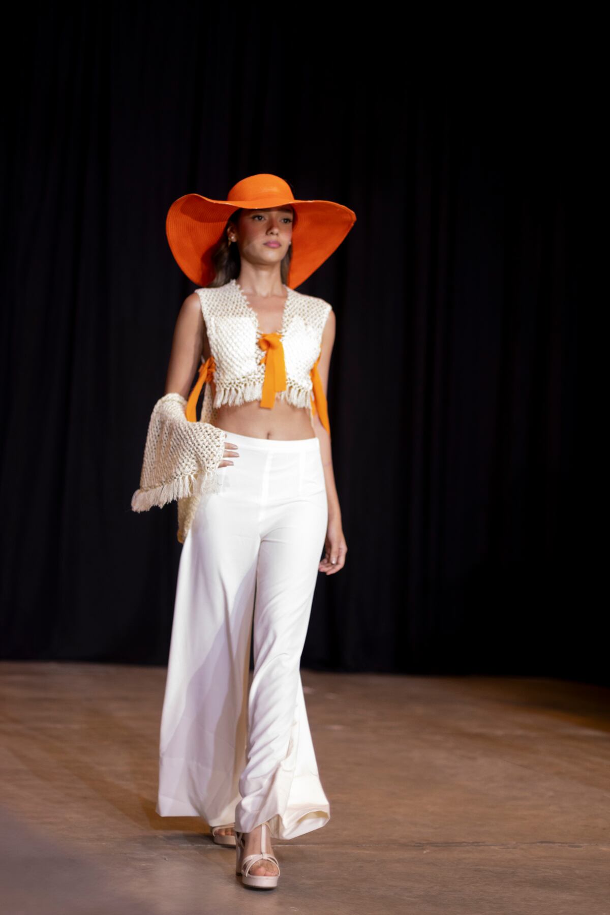 Estudiantes de Diseño de Moda de la Universidad de Panamá se toman La Manzana del Casco Antiguo