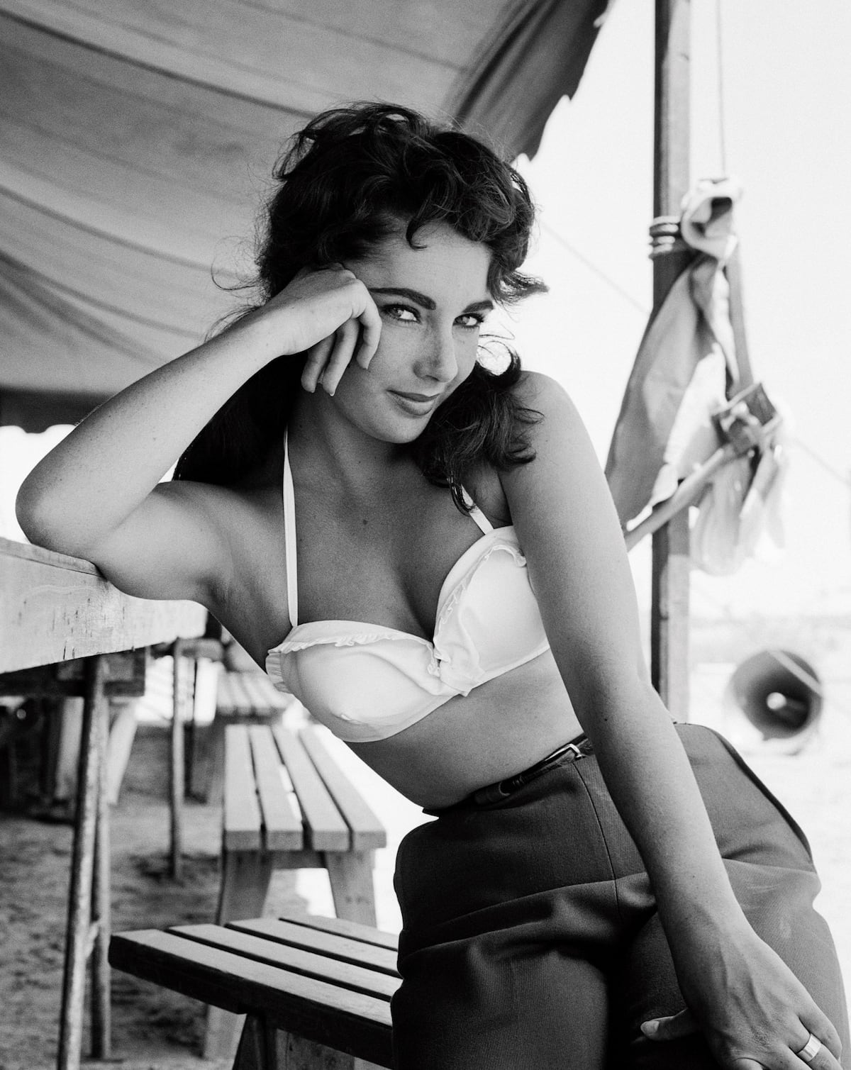 Kris Jenner luce en Roma una capa histórica que perteneció a Elizabeth Taylor