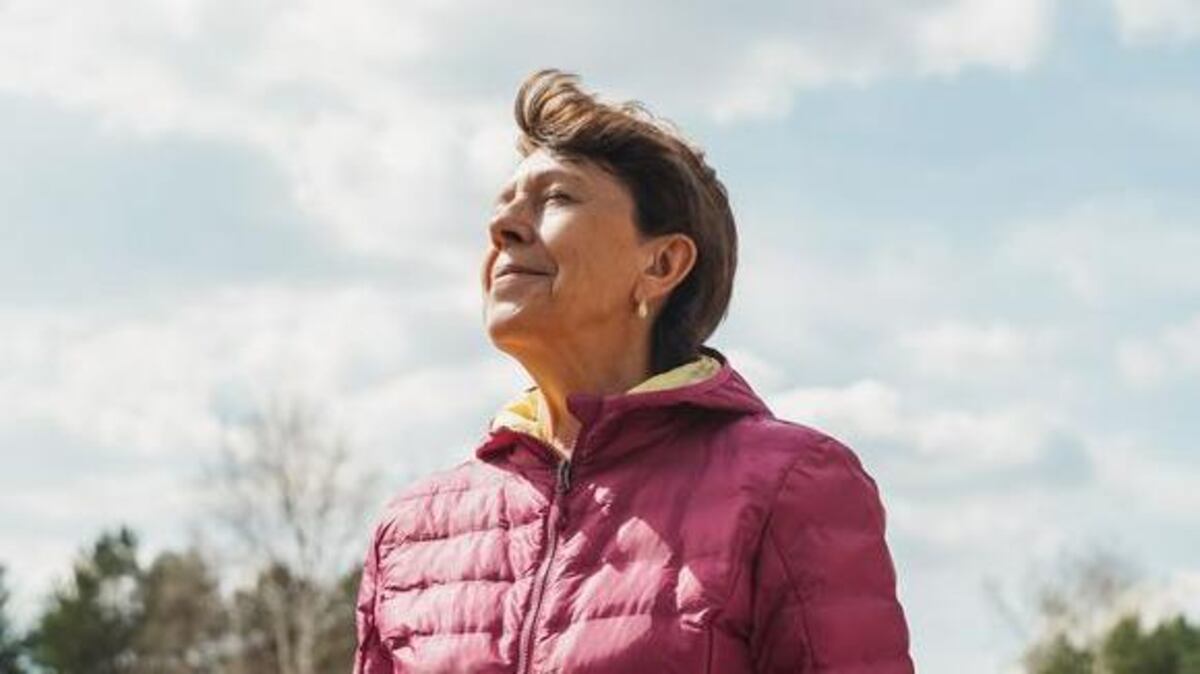 La sencilla prueba que te permite conocer la edad de tus pulmones (y cómo mejorar su salud)