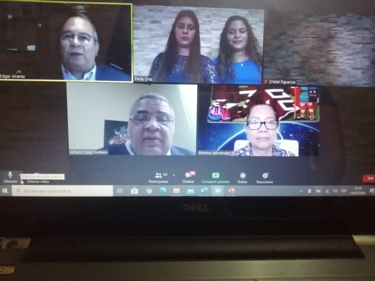 Optar por un título de la Universidad de Panamá a través de una videollamada