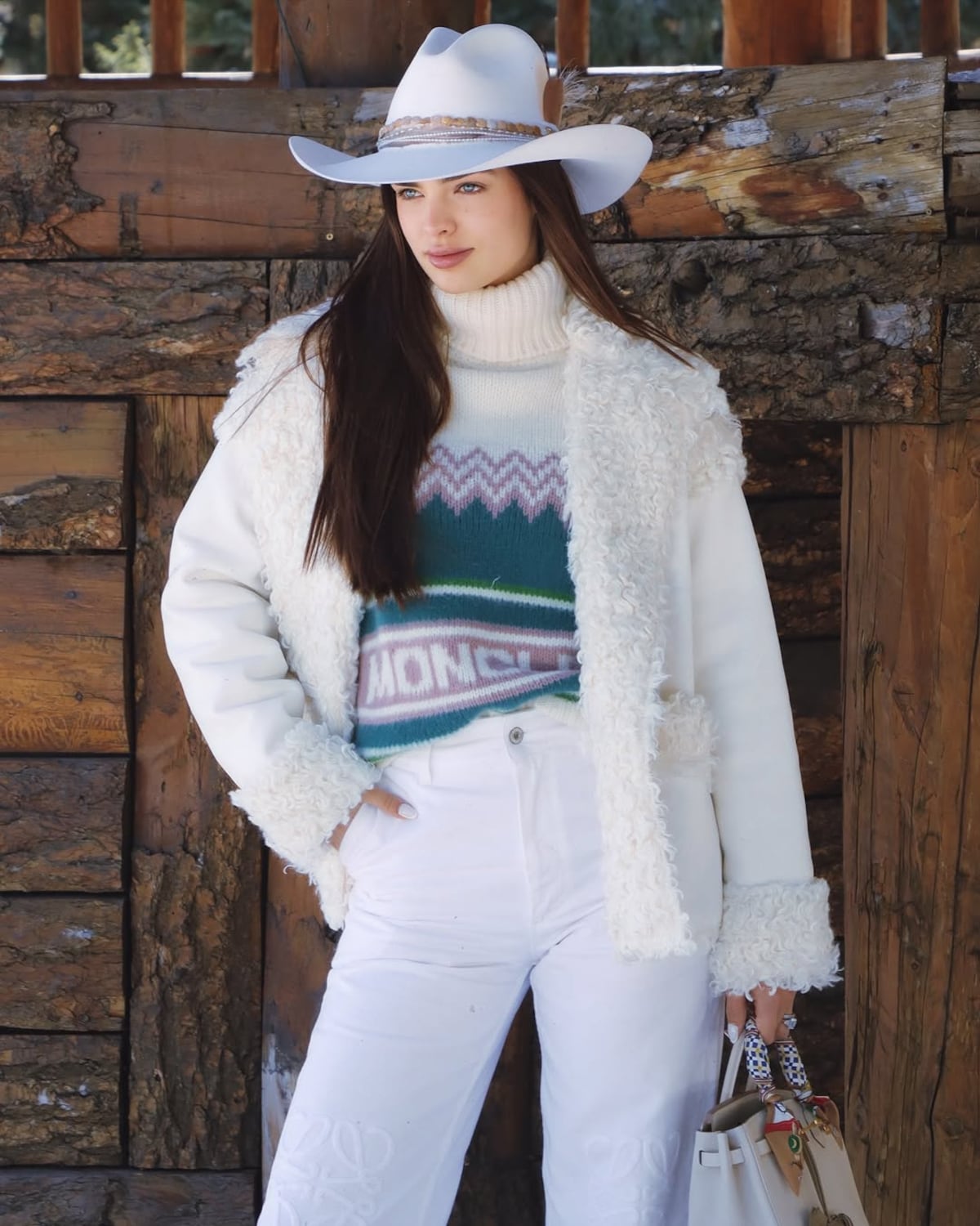 Los ‘looks’ de Nadia Ferreira, la esposa de Marc Anthony, para sus vacaciones en Aspen