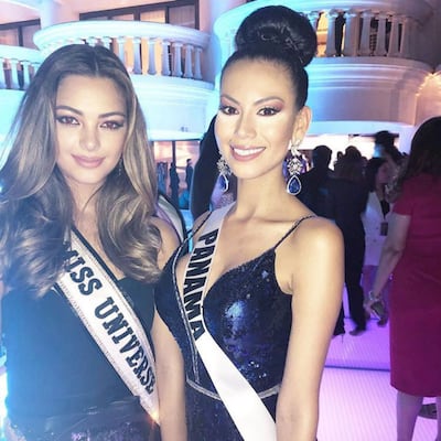 La foto de Rosa Montezuma y Demi-Leigh Nel-Peters, Miss Universo 2017