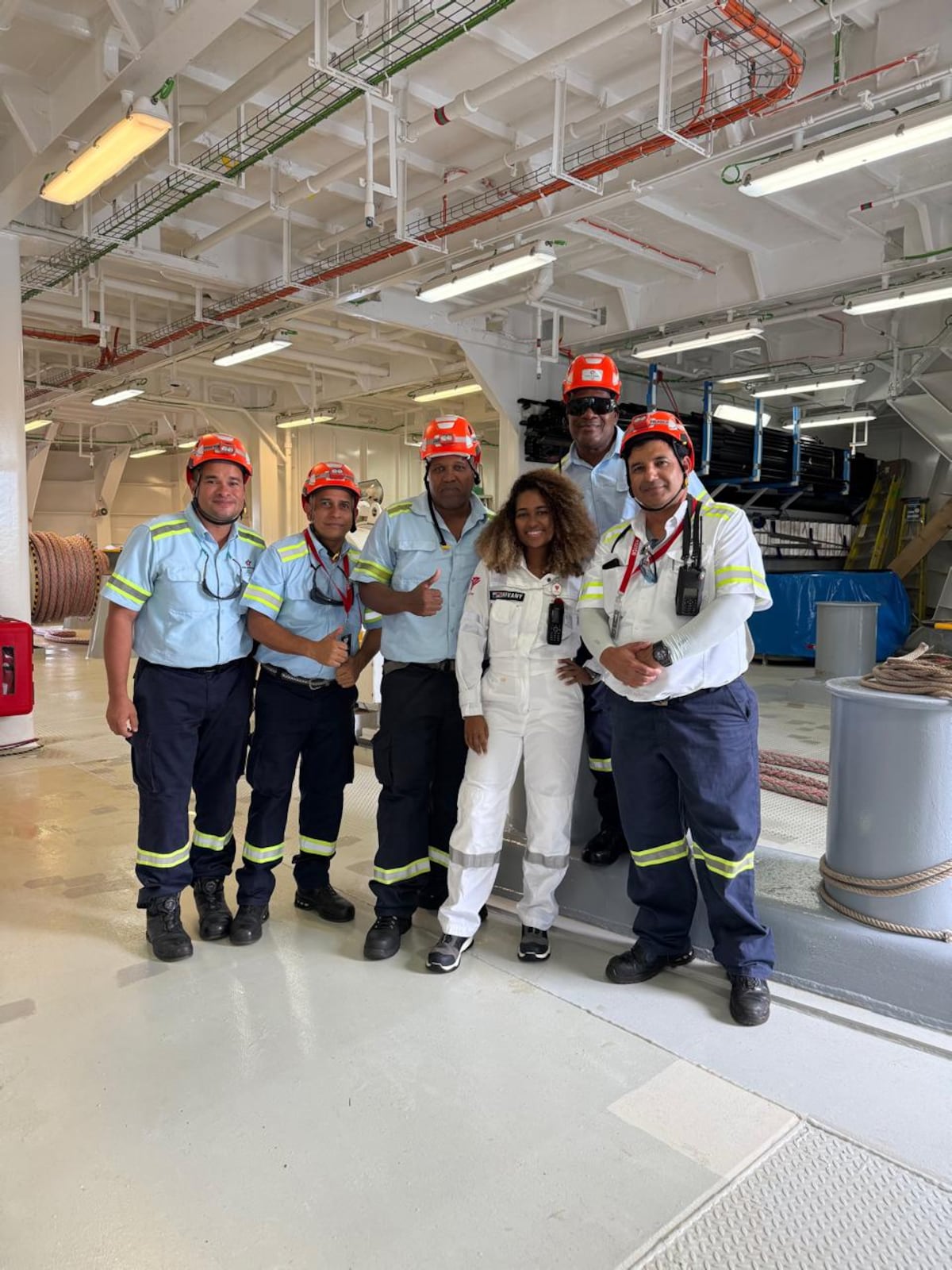 El saludo ‘Qué Xopa’ desde el crucero Brilliant Lady fue idea de la oficial colonense Shivany Donado