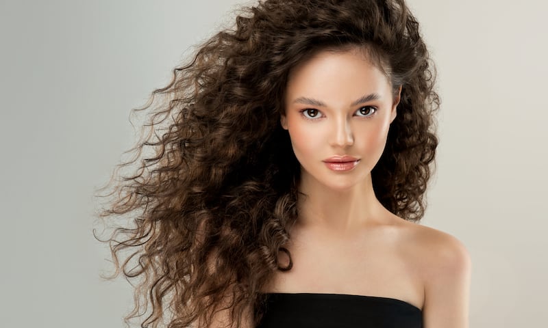 Trucos para cuidar los rizos y mantenerlos hidratados