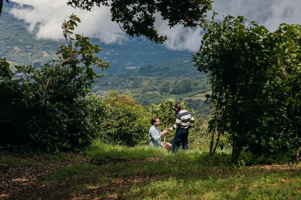 El ex diputado Gabriel Silva se compromete con la abogada Sophia Nandwani