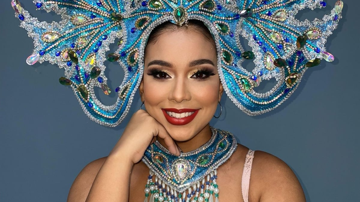 ¿Cómo se prepara el maquillaje de una reina de carnaval?