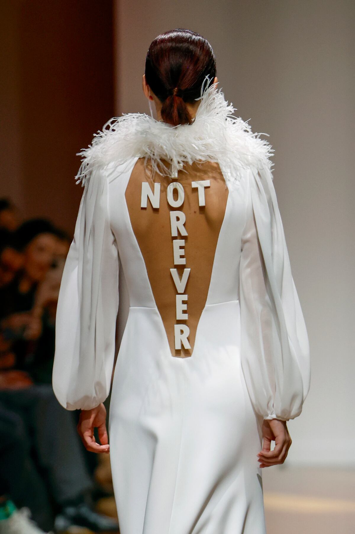 Vestidos de novia sencillos, minimalistas y elegantes, pero no aburridos