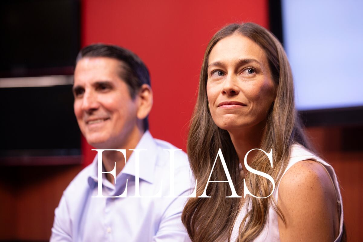 10 fotos de la sesión de Rómulo Roux y su esposa Vicky Heurtematte para revista ELLAS