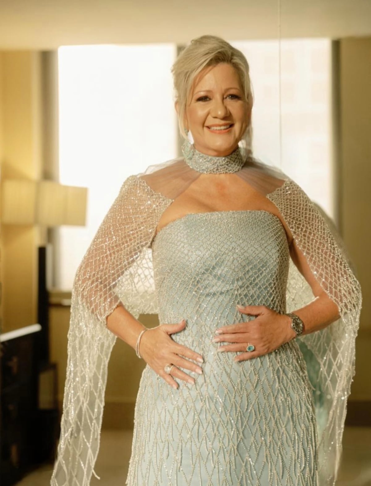 Lorena Castillo luce vestido hecho en Panamá por Verónica Angel para la boda religiosa de su hijo Adrián Varela