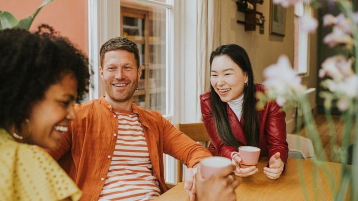 Por qué cambiamos nuestra forma de hablar cuando nos expresamos en otro idioma