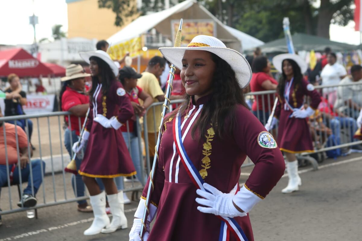 Desfile en La Chorrera: más de 100 delegaciones celebran la independencia de Panamá
