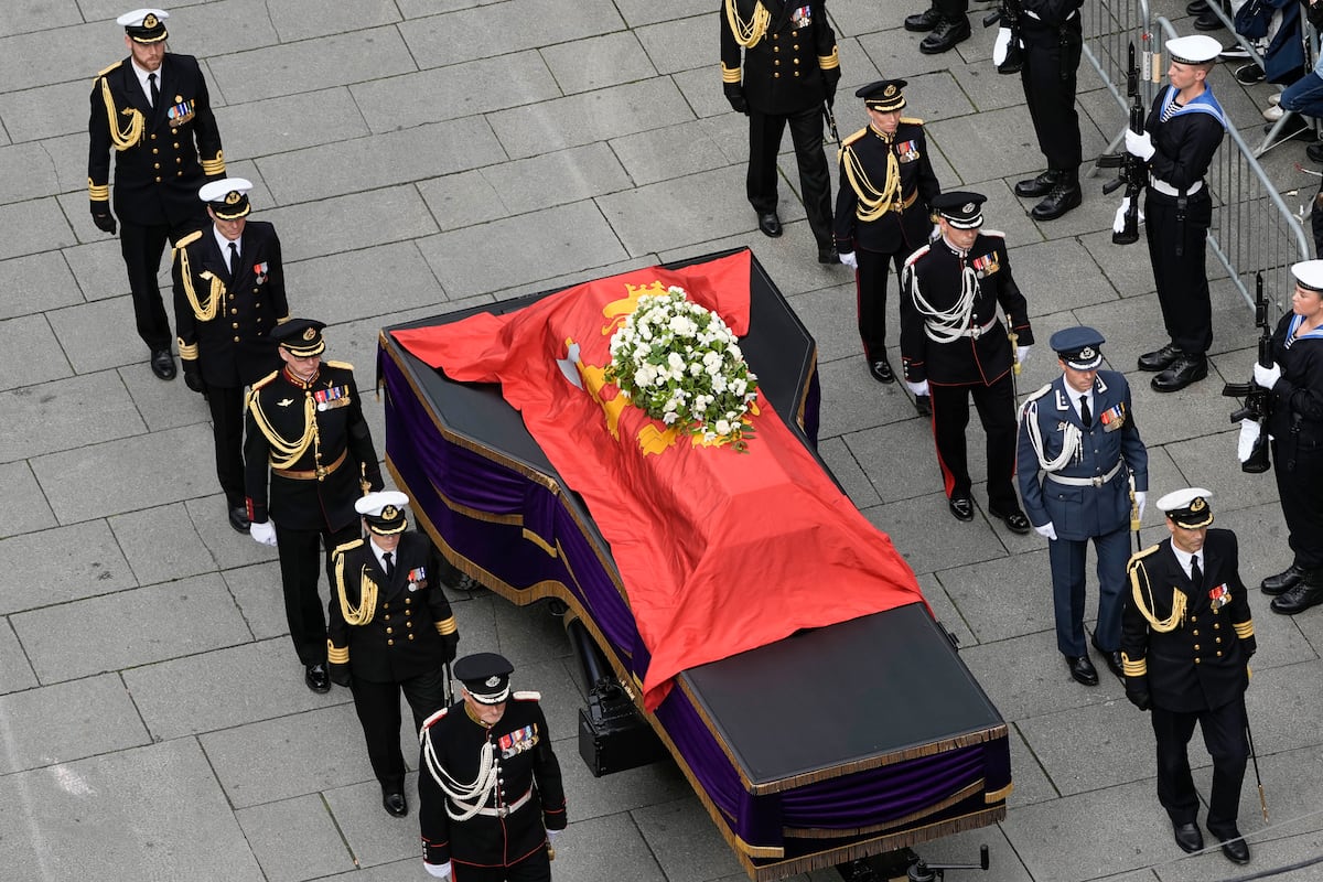 Noruega da el último adiós al rey Harald y da la bienvenida al nuevo monarca Haakon VIII