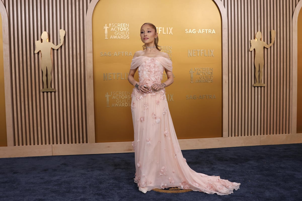 Ariana Grande sana heridas de su divorcio en la versión extendida de ‘Eternal Sunshine’