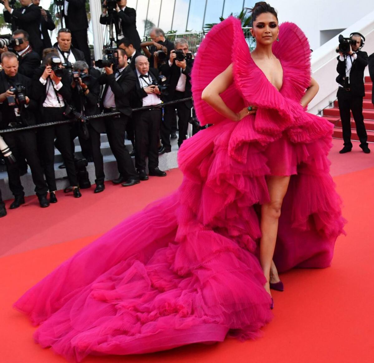 Cannes y el drama de los amplios vestidos