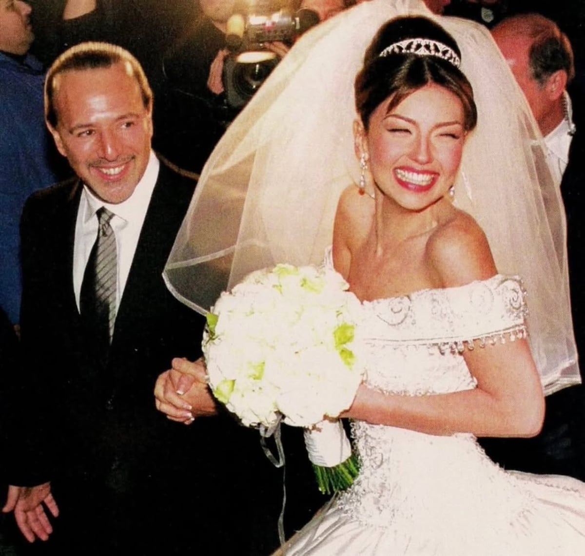 Thalía recuerda su boda con Tommy Mottola en su aniversario número 25