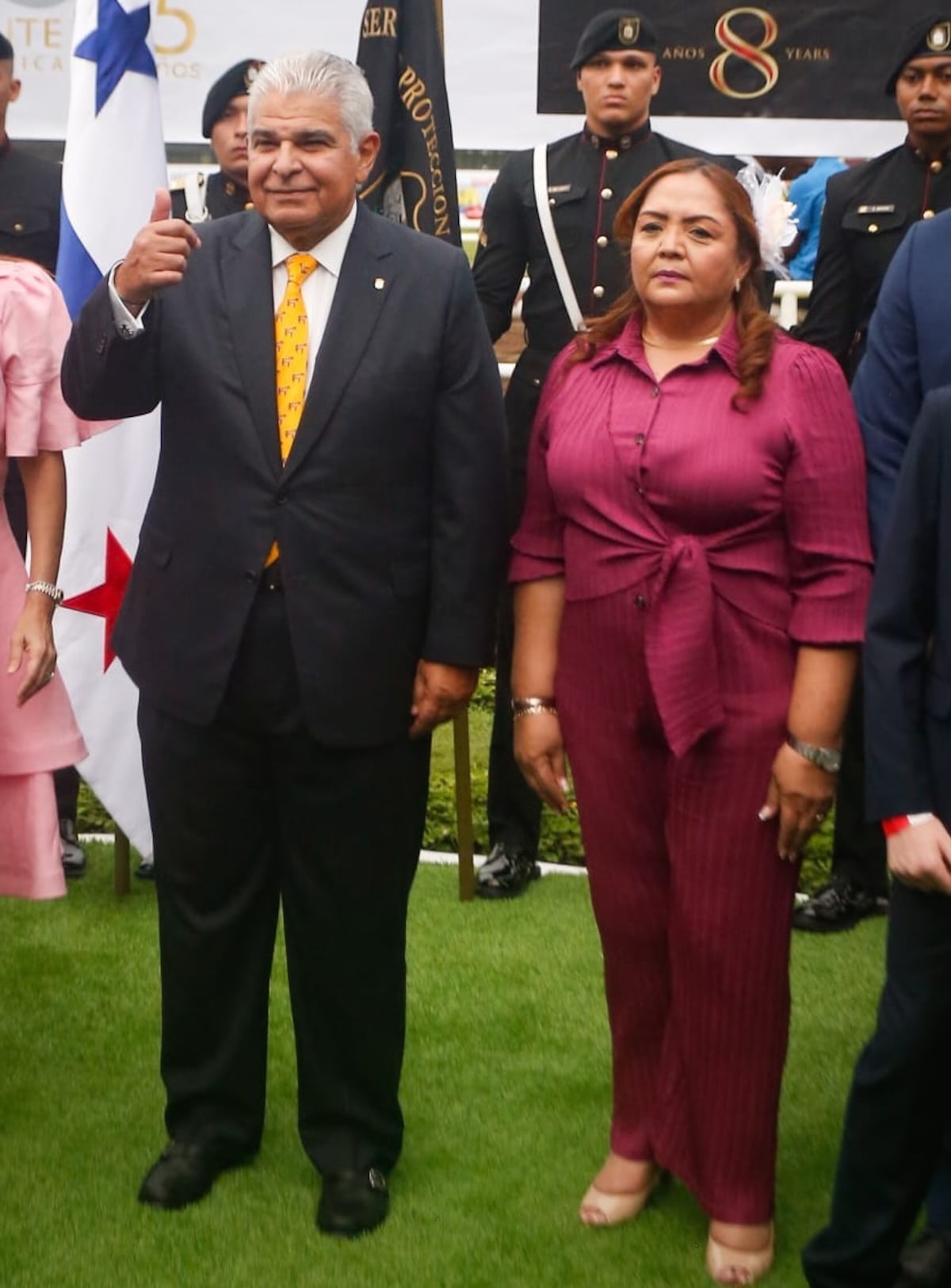 Sombreros en el hipódromo para el prestigioso Clásico Presidente de la República