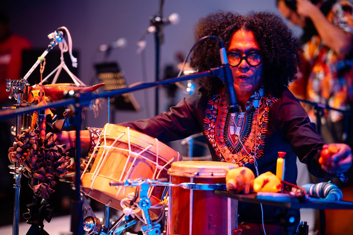 Improvisación, raíz y ritmo: Así suena ‘Tuji’, el nuevo sencillo de Omar Díaz y Dedé