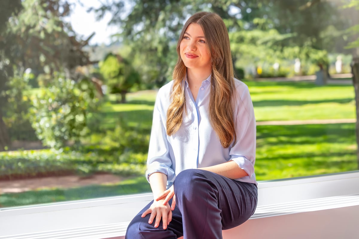 La infanta Sofía cumple 18 años y estas son las fotos oficiales por su mayoría de edad