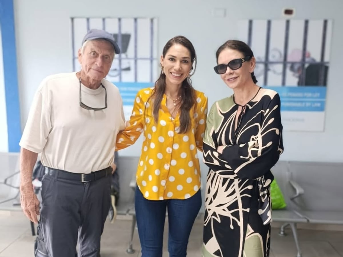 Los actores Michael Douglas y Catherine Zeta-Jones, de visita en Bocas del Toro